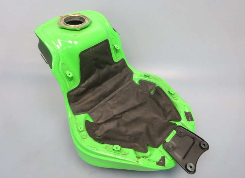 Kawasaki ZX6R ZX600P Tank Benzintank Kraftstofftank Fuel Tank 20072008