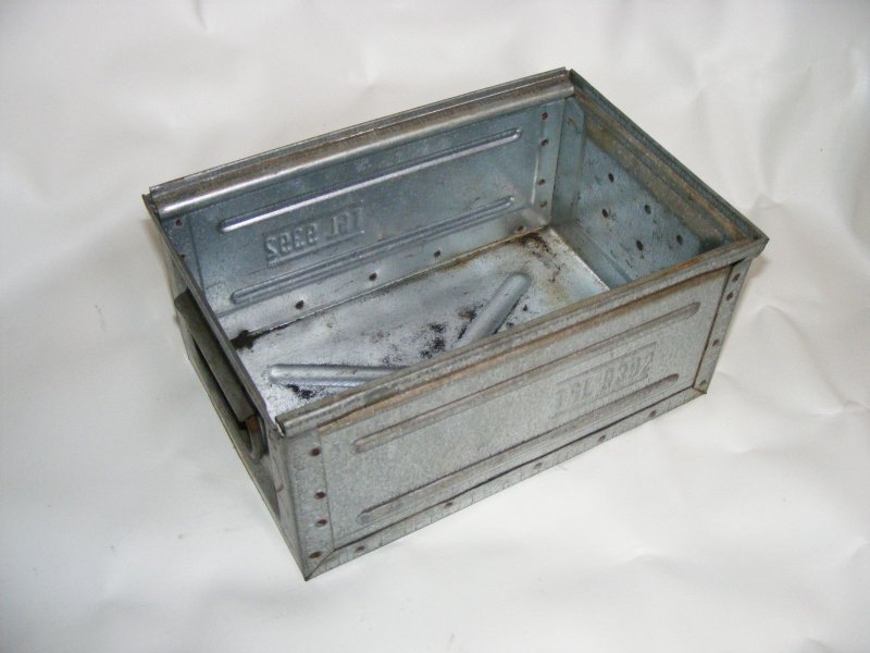 Alte Lagerkiste Metall, Industriedesign Regal, Loft Design Metallkiste