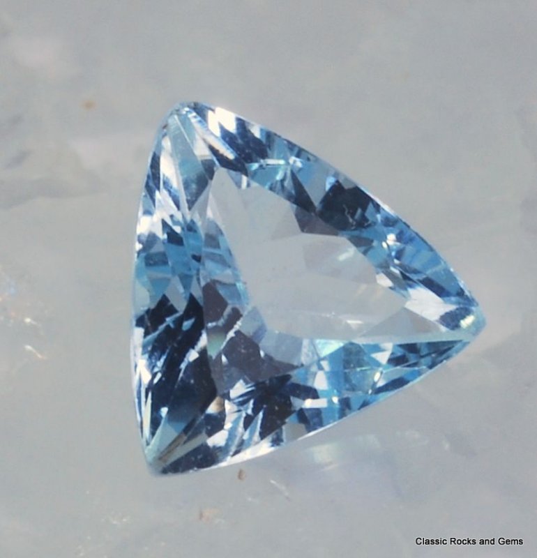 有关以下物品的详细资料: faceted aquamarine gemstone aquamarin