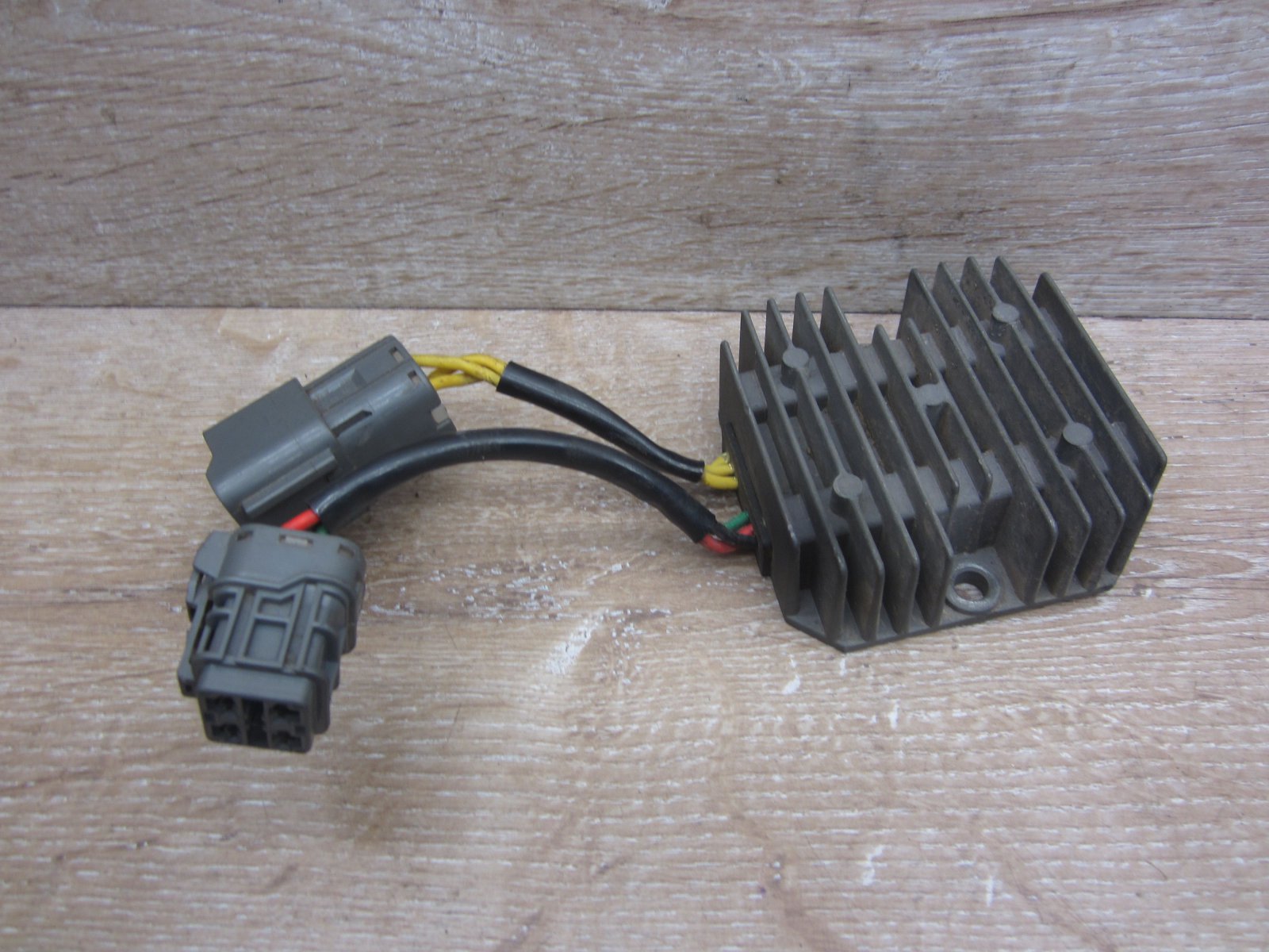 Regulador rectificadores regulador de voltaje Kymco KXR maxxer 250 300 MXU 50 150 250 300
