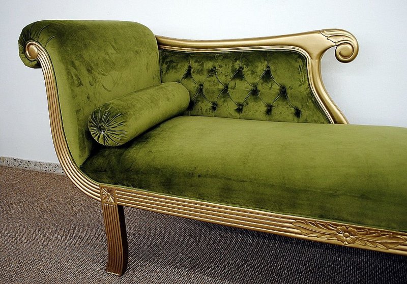 Edle Couch Recamiere Ottomane im Antikdesign Mahagoni Gold / Samt grün