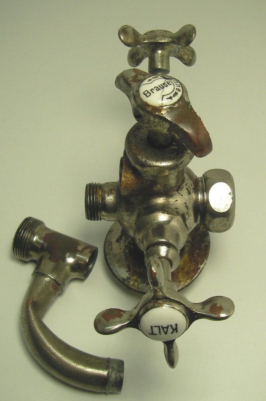 Badarmatur alt antik Porzellan Einlagen Brause Wanne Kalt Warm Regler