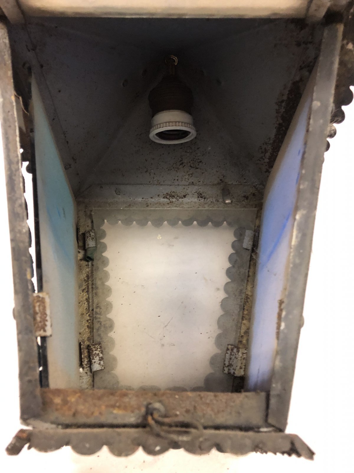 Antike Hängelampe H 35 cm Eisen Glas Weiss Blau Porzellanfassung XXXV