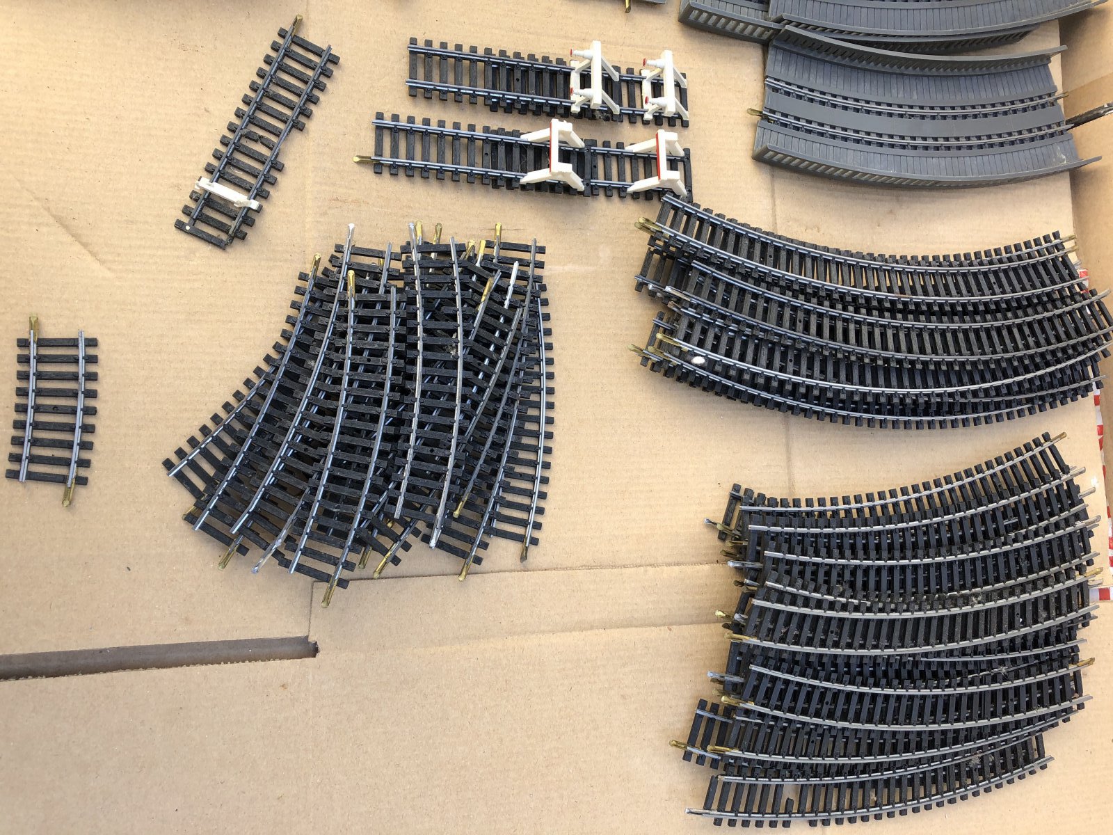 Alte Eisenbahn Konvolut mit Marke Loks Wagen Weichen Schienen | eBay