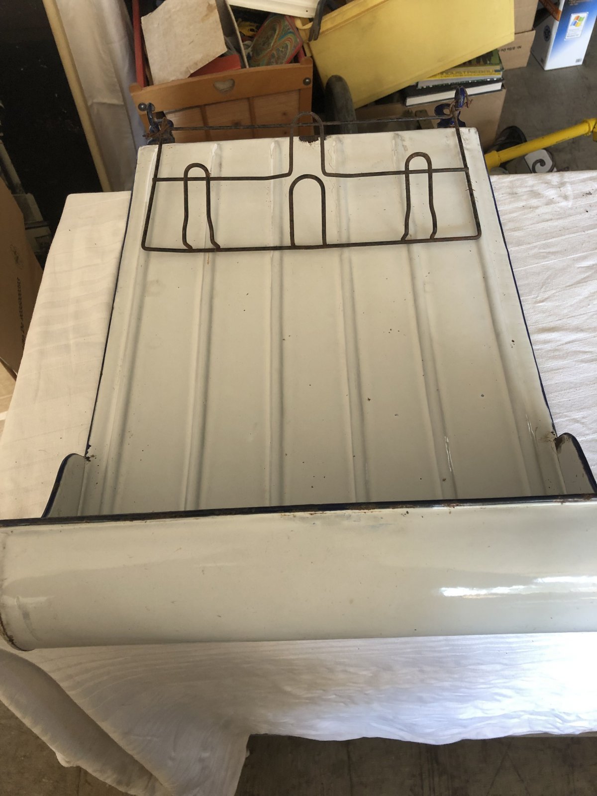 Alte Küchenhalterung Blech Email Marke und Teller/Topfdeckelhalter