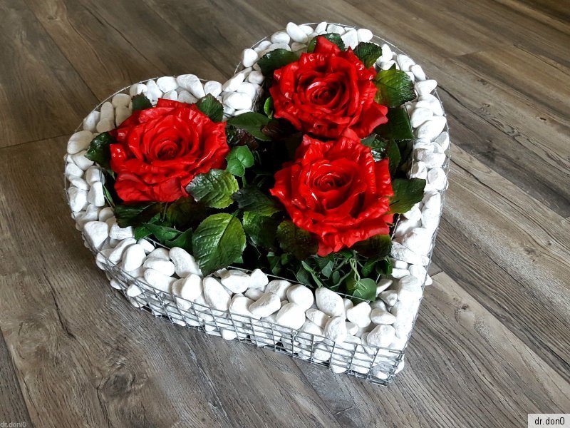 ♥ HERZ MIT KIES ROSEN FRIEDHOF GITTER GABIONEN GRABSCHMUCK GRABSCHALE STEINKORB