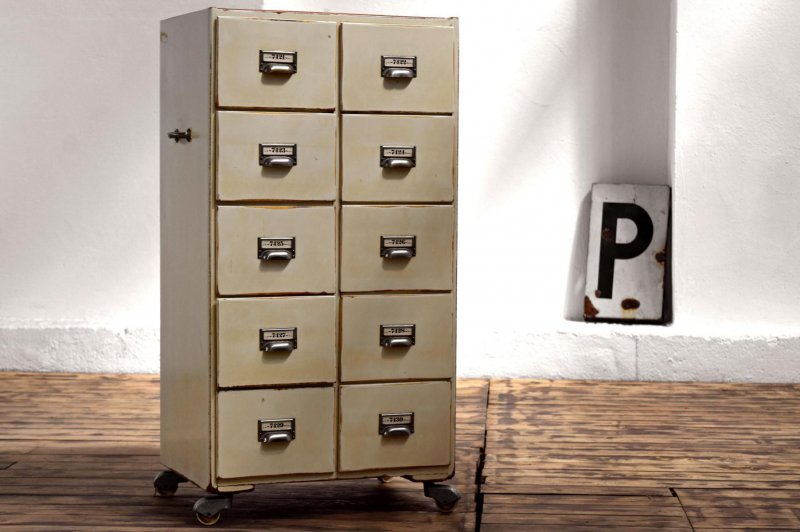 Schubladenschrank rollbar Apothekerschrank Antik Vintage Alt Weiß