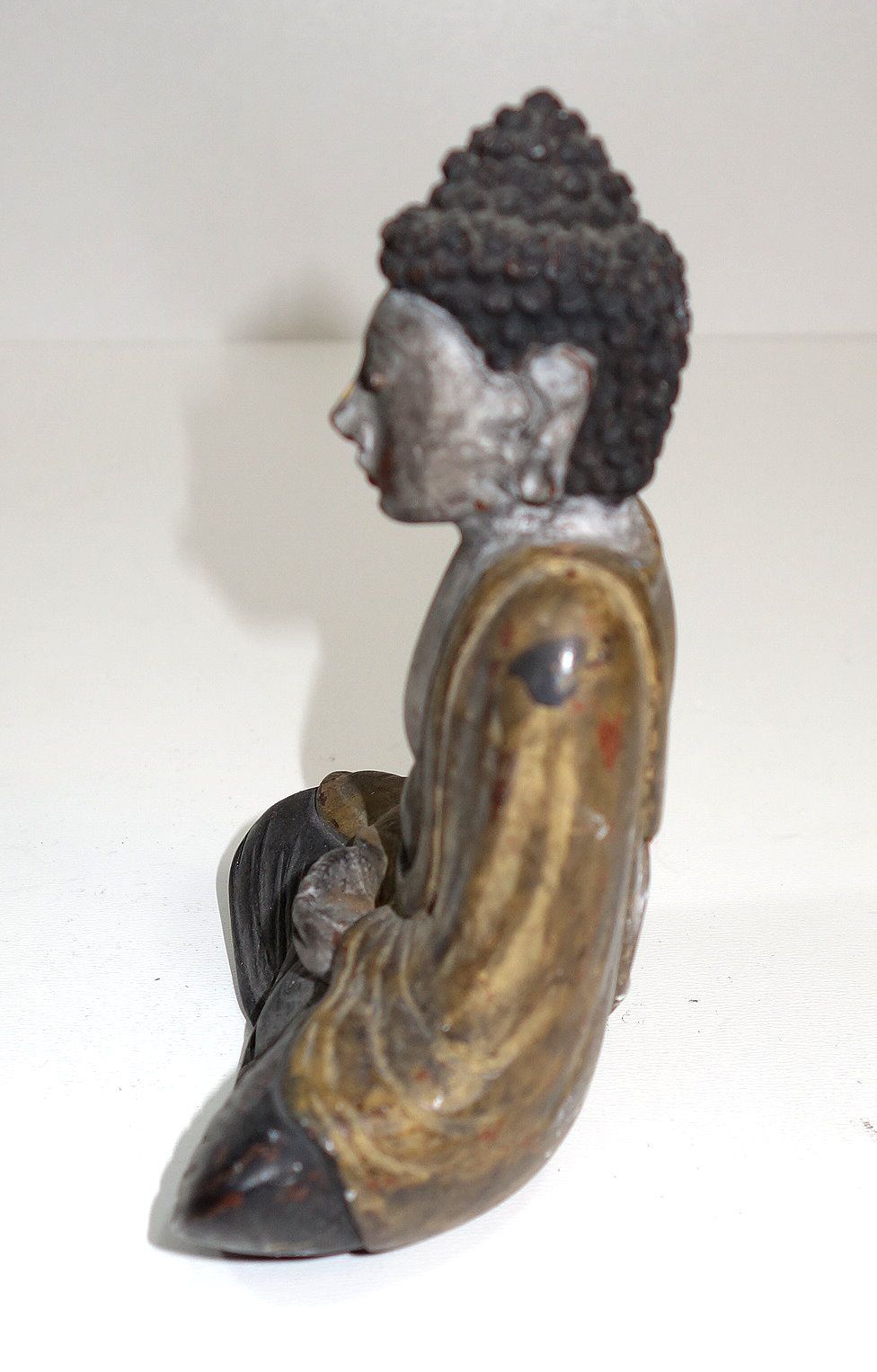 Skulptur Bronze teilpoliert betender Buddha Südostasien