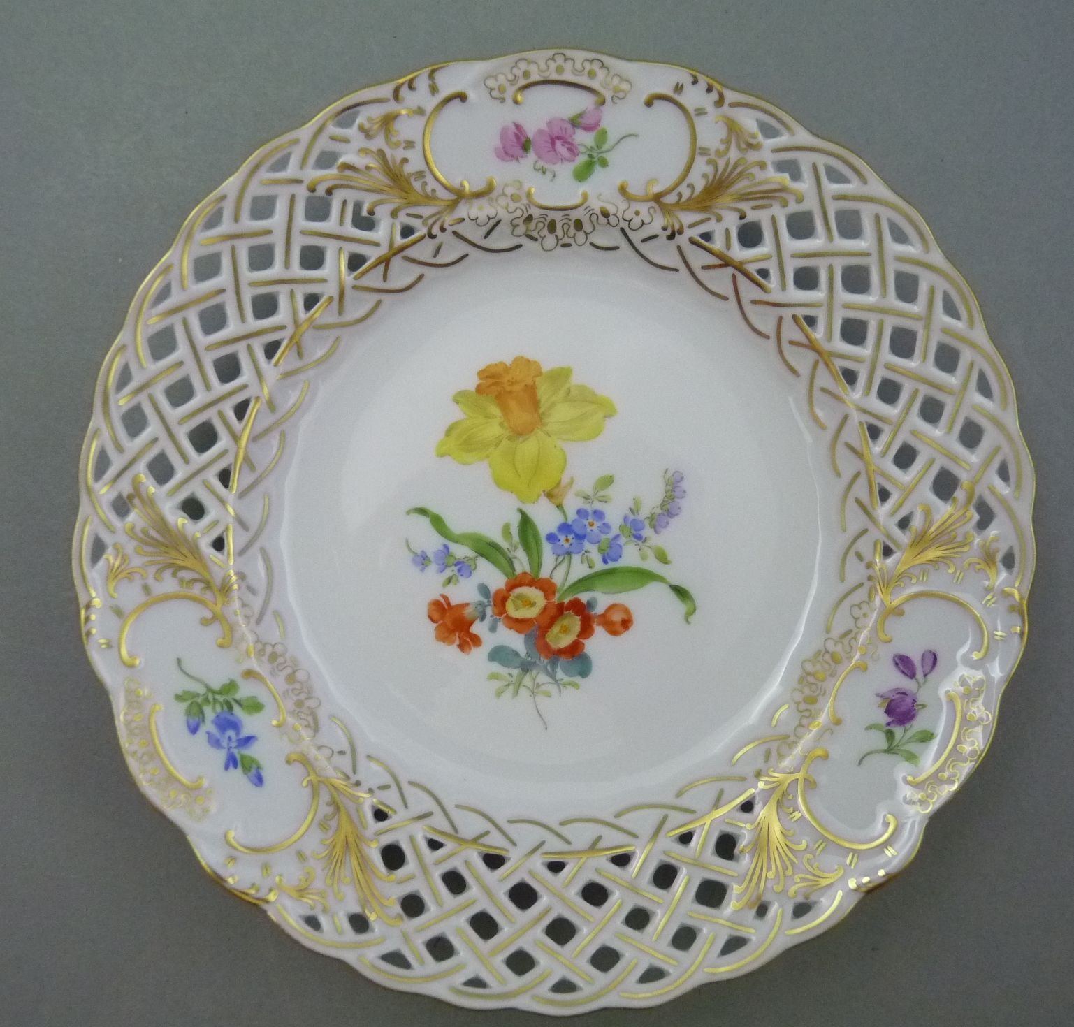 Durchbruchteller Teller Mit Halterung Blume 3 Mitte Meissen 1 Wahl O15 4cm Ebay