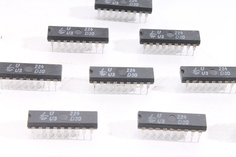 5 Stück U 105 D R3 integrierter Schaltkreis DDR Produktion