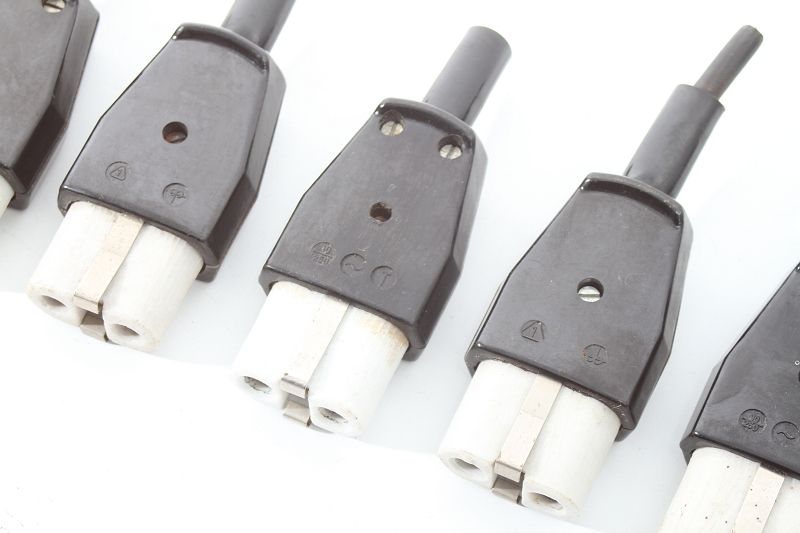 alter Gerätestecker mit Schalter Bakelit 10A 250 Volt old vintage design Stecker