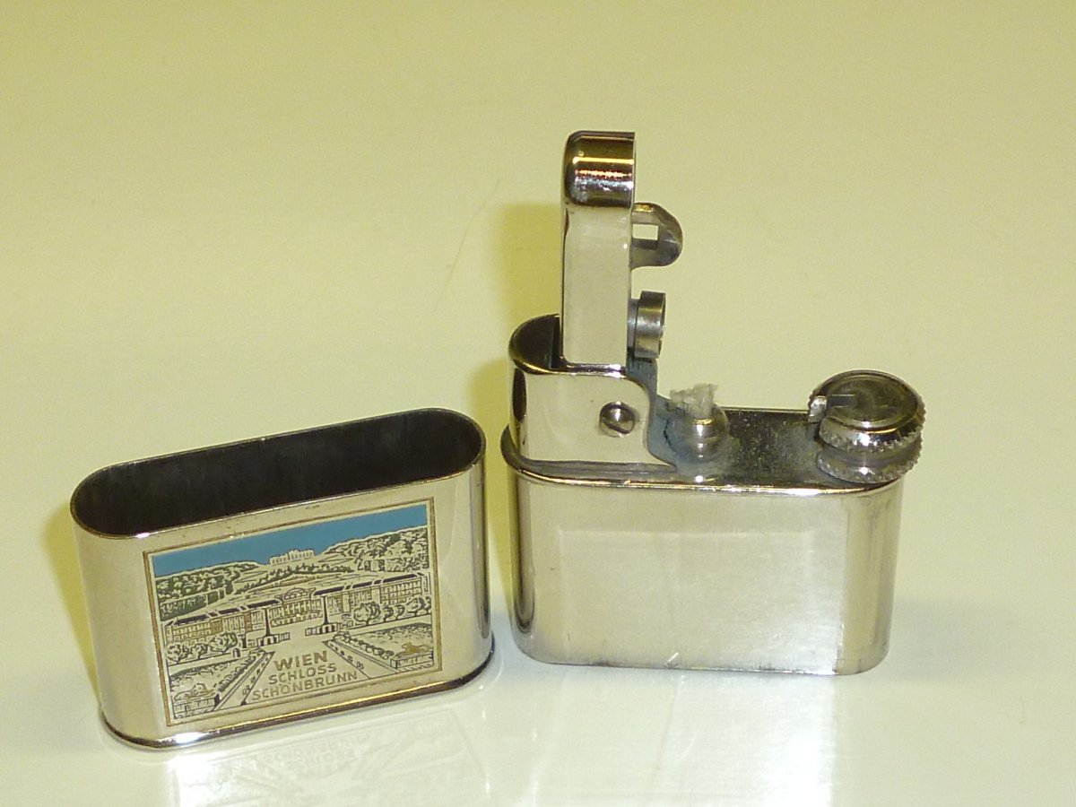 Eveready (Otto Gaedike) Semi-Automatic Lighter with Nice Motive