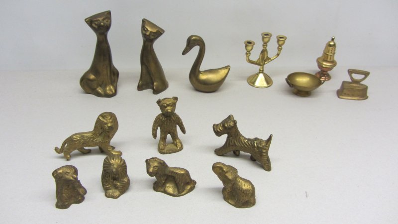 14 Miniaturen Figuren Setzkasten Messing Konvolut Geschenk Sammeln Puppenstube