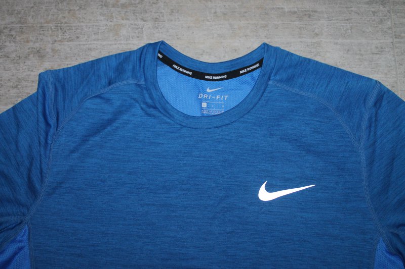 Nike Sport//freizeit Swoosh Goal Tee Herren T-Shirt Grau Neu mit Etikett