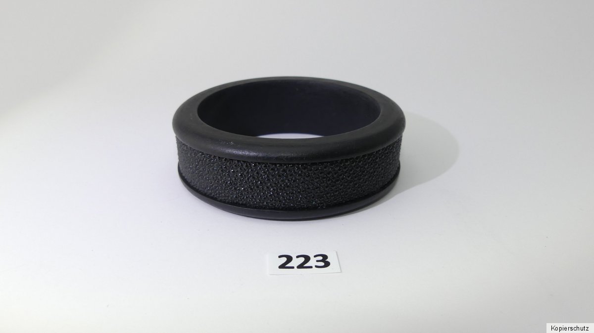 77 Rochenleder Ohrringe Schwarz 14mm Durchmesser