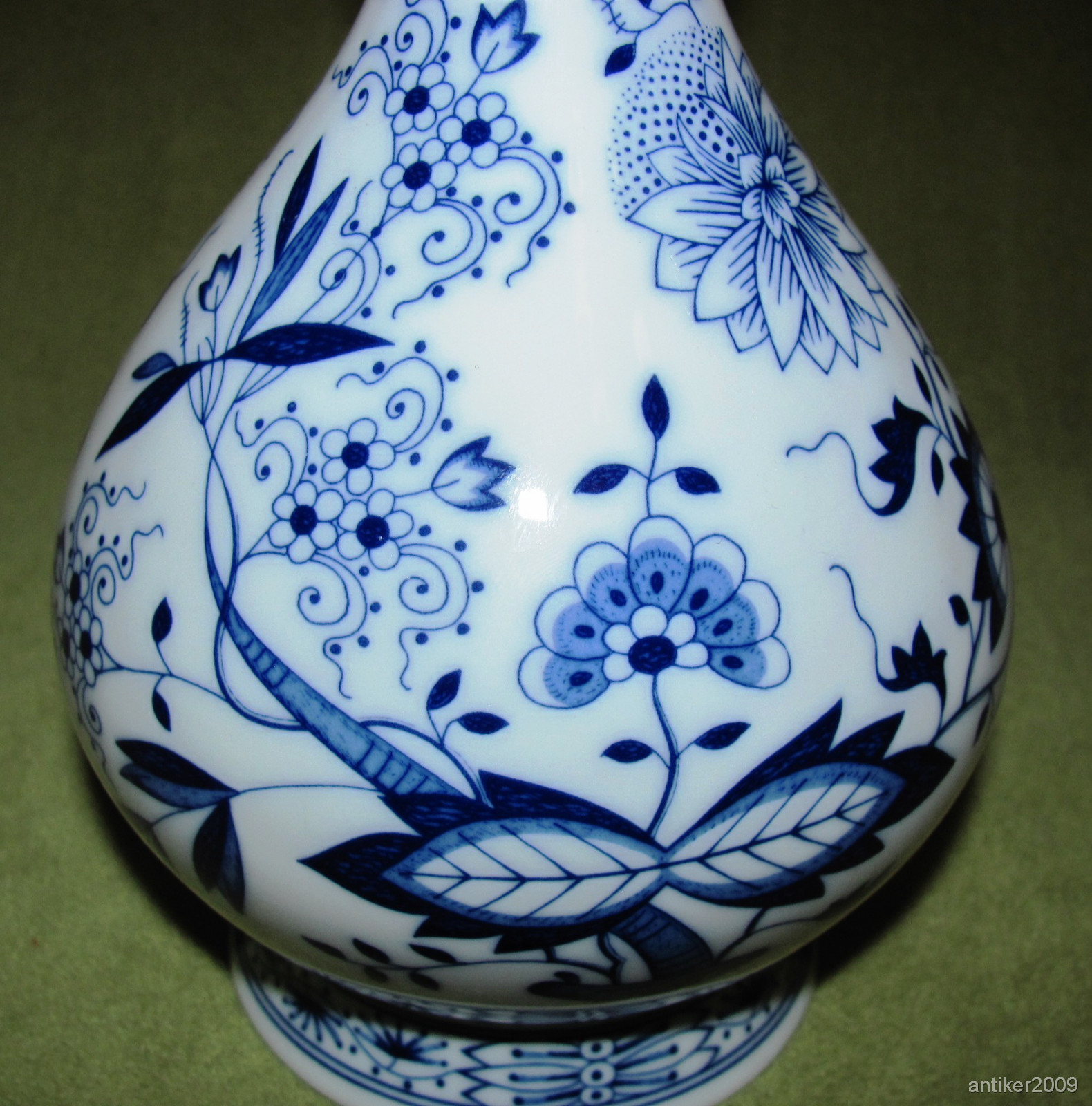 Hutschenreuther Porzellan Vase -Zwiebelmuster