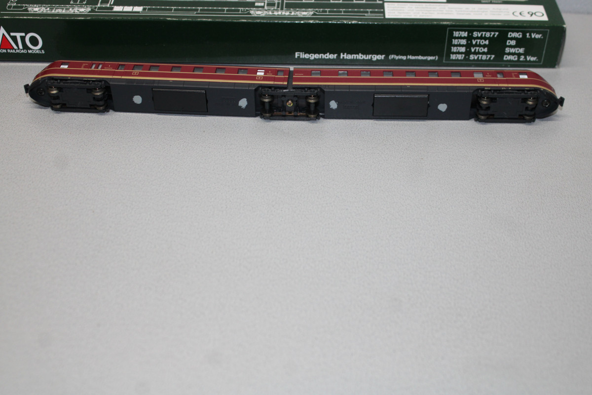 カトー 特急気動車VT04 「Fliegender Hamburger」Nゲージ Kato 10705 Dieseltriebwagen VT 04 DB Fliegender Hamburger