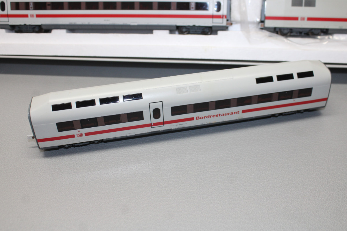 Märklin 37703 mfx Digital Zug- Set ICE Baureihe 401 DB AG Sound