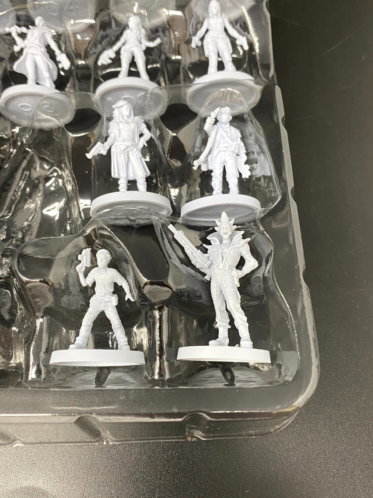 Zombicide Invader - 37 Kickstarter exclusive Survivor Figures +