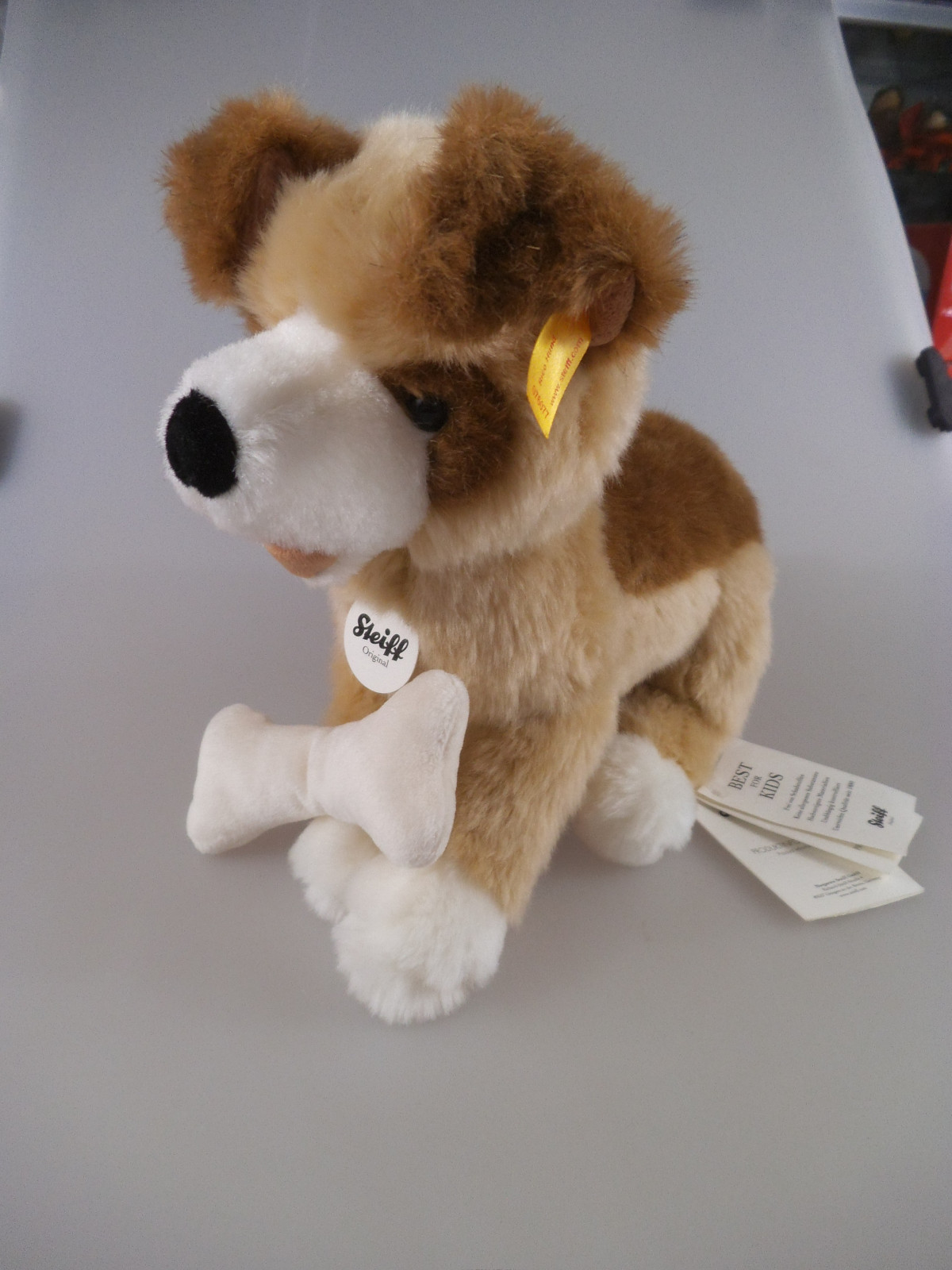 Steiff ゴールデンレトリバー　Rico Steiff Rico Golden Retriever Plush Dog - Entertainment Earth
